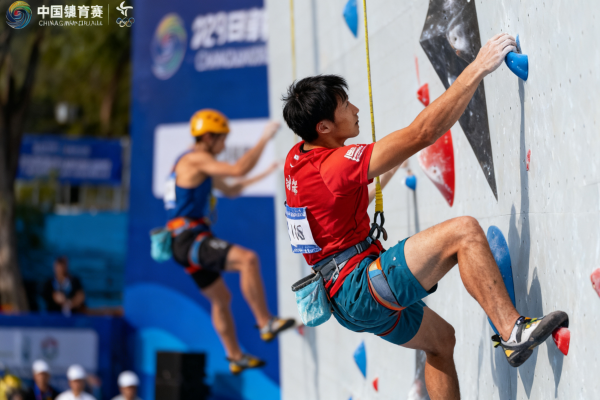 攀岩比赛1.png